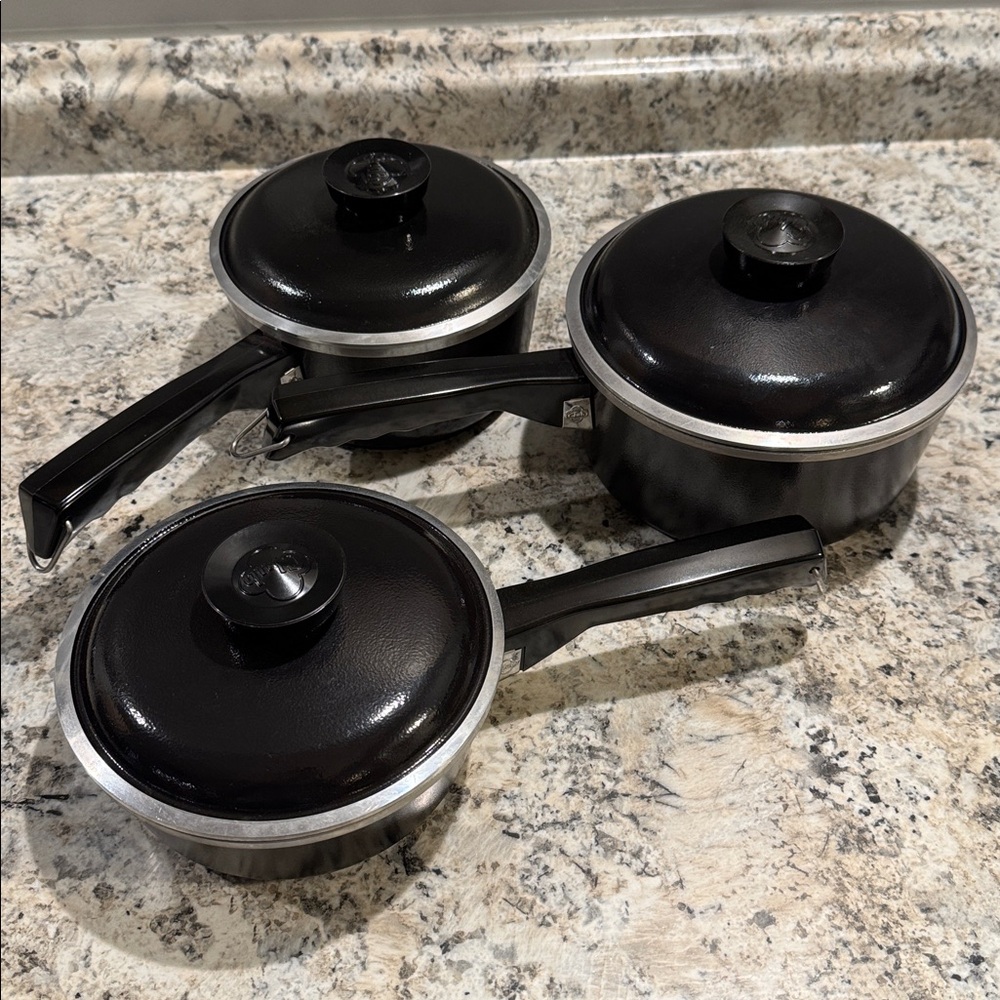 Vintage CLUB Black Cast Aluminum Pot Three Piece Set